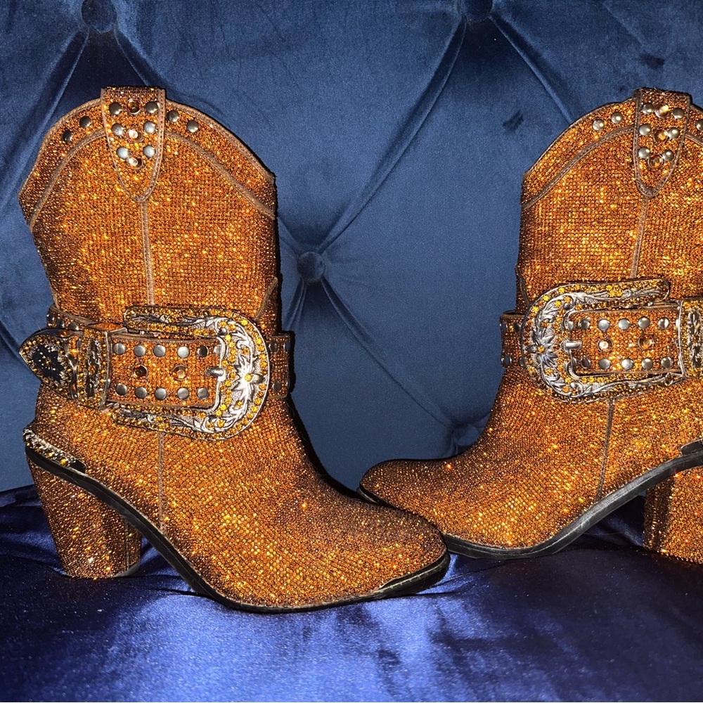 DOLLS KILL AMBER SHERIFF SHINE COWBOY BOOTS W RHINESTONE EMBELLISHMENTS CLUB EXX